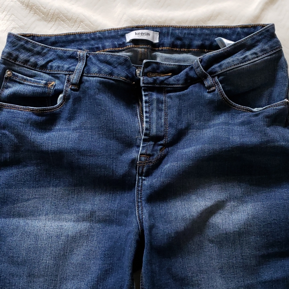 Ladies Shorts - Picture 2 of 5